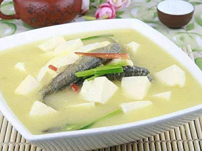 豆腐炖泥鳅